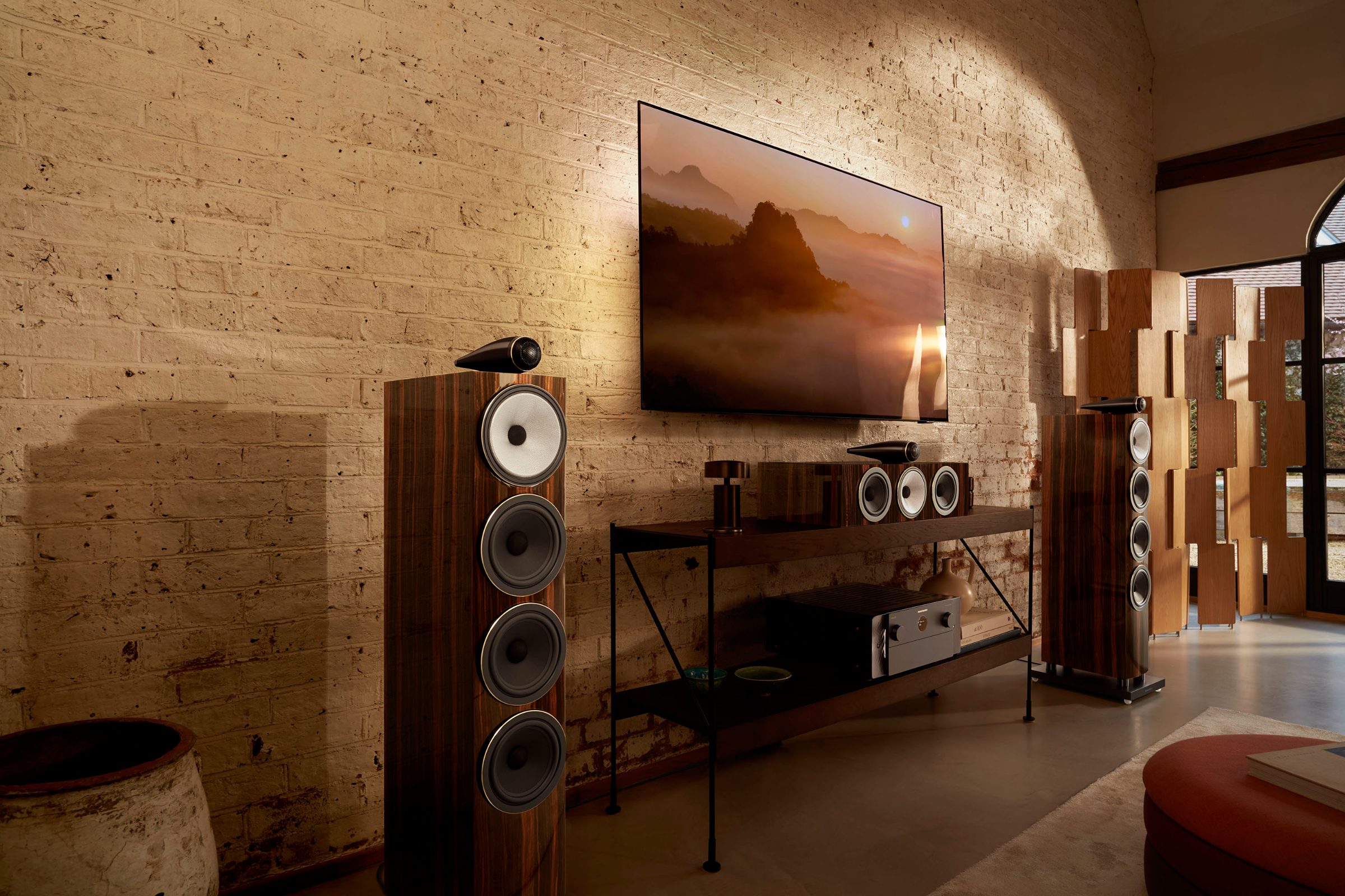 Bowers & Wilkins 700 Signature